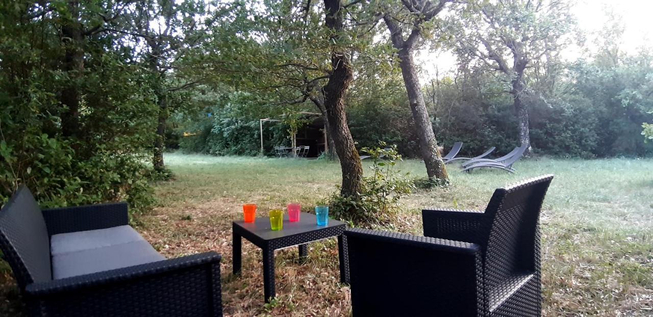 Les Lilas Des Chenes Piolenc Exterior photo